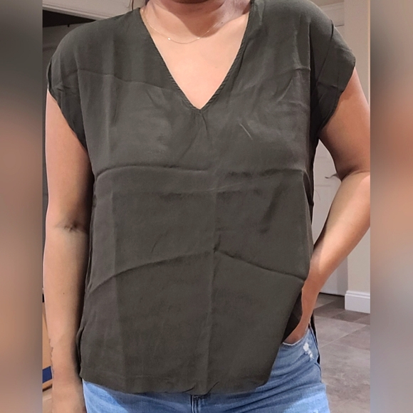 Top - Picture 2 of 2